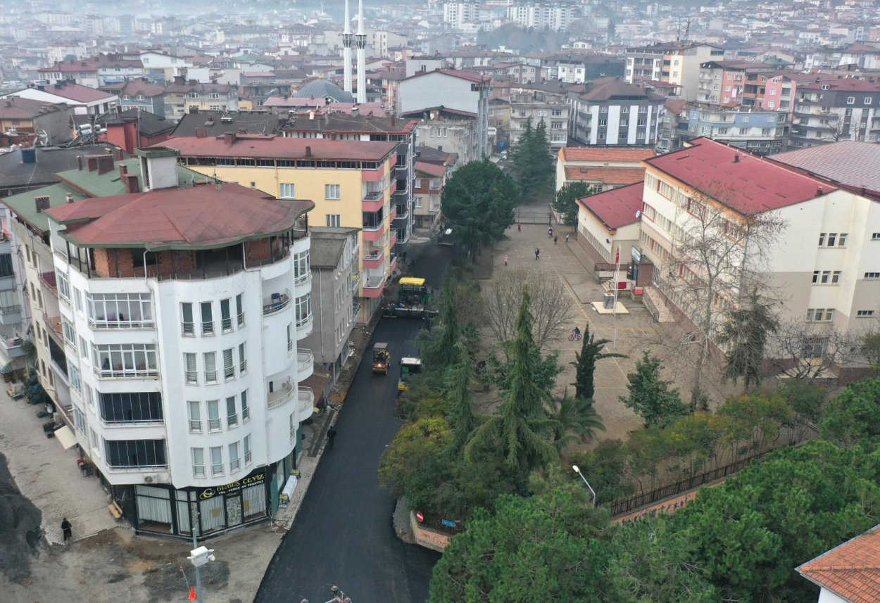 ÜNYE’DE EĞİTİME GİDEN YOLLAR ASFALTLANIYOR