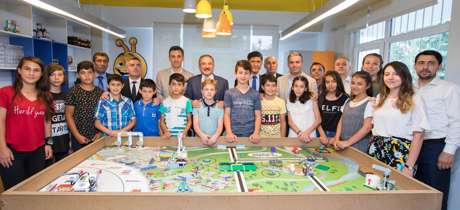 YETENEK AVCISI HİLMİ GÜLER