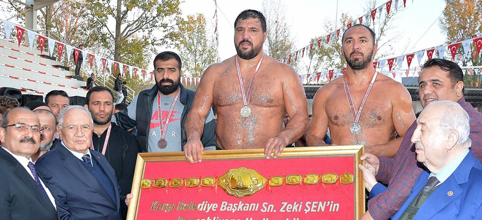 YILIN SON GÜREŞ ŞAMPİYONU RECEP KARA OLDU